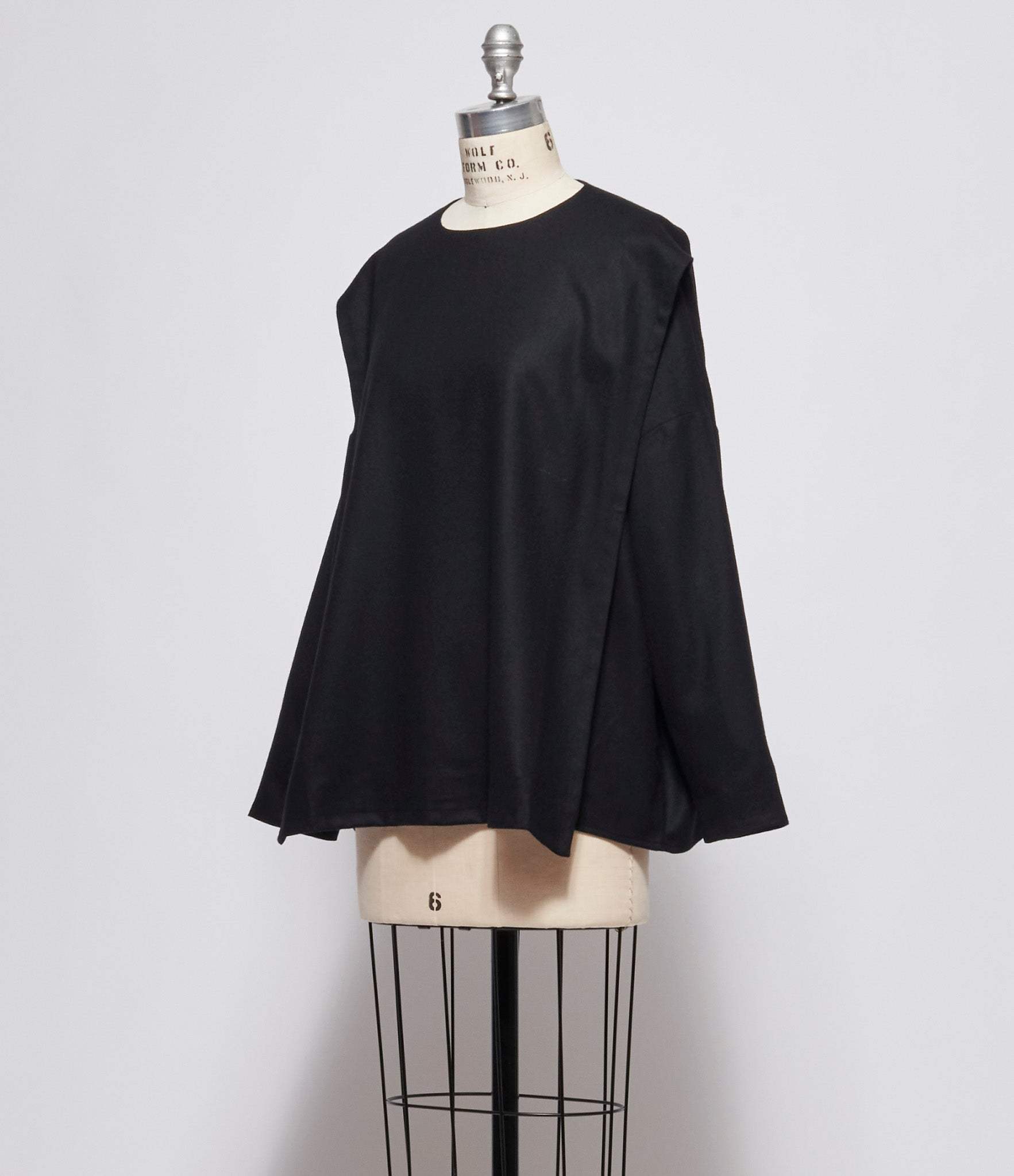 toogood Wool Cash Flannel Flint Parchmenter Top