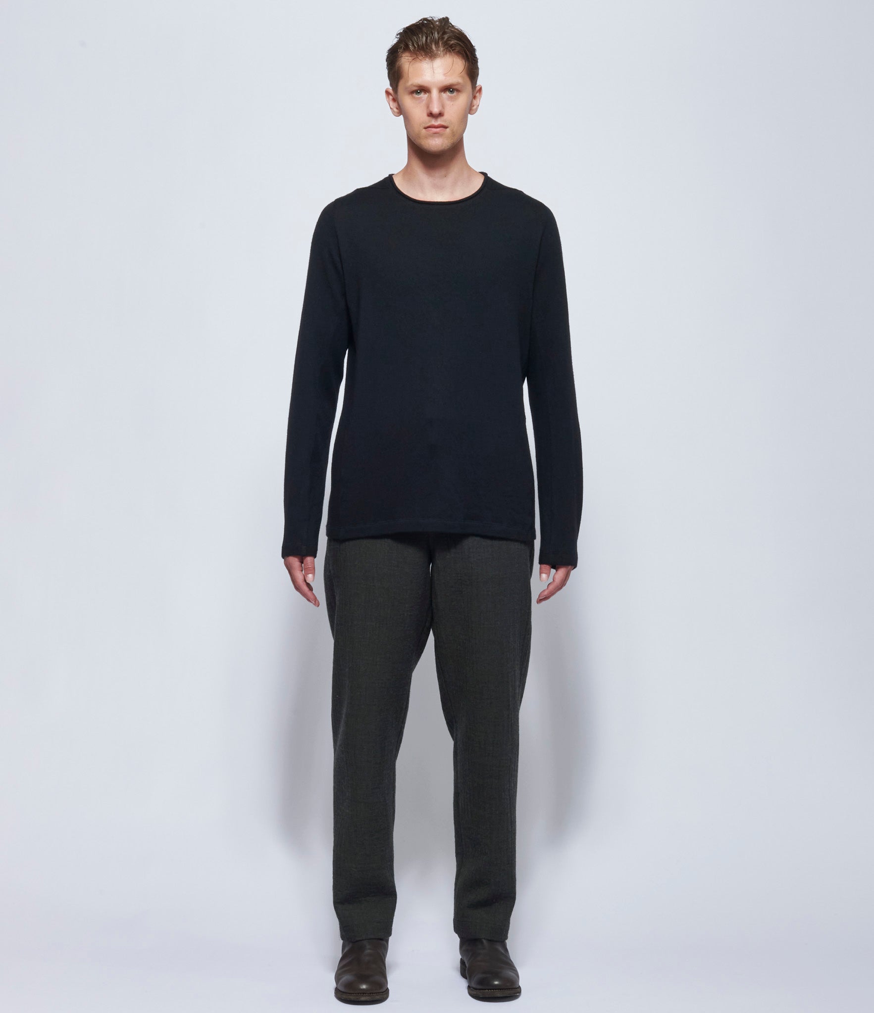 Forme d'Expression Mens Black Pullover