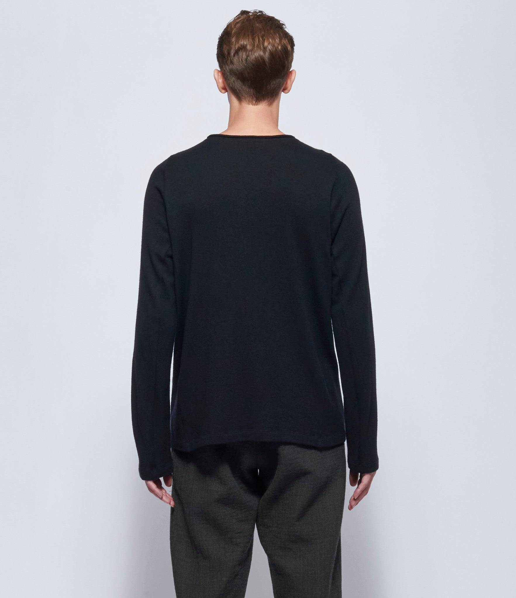 Forme d'Expression Mens Black Pullover