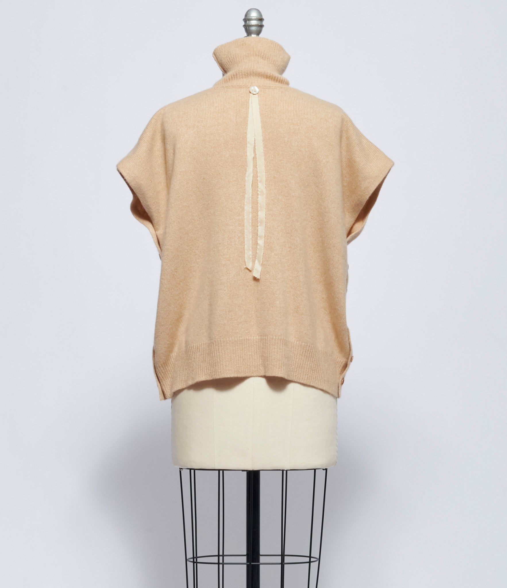 A Tentative Atelier Womens Turtleneck Buttoned Shirt