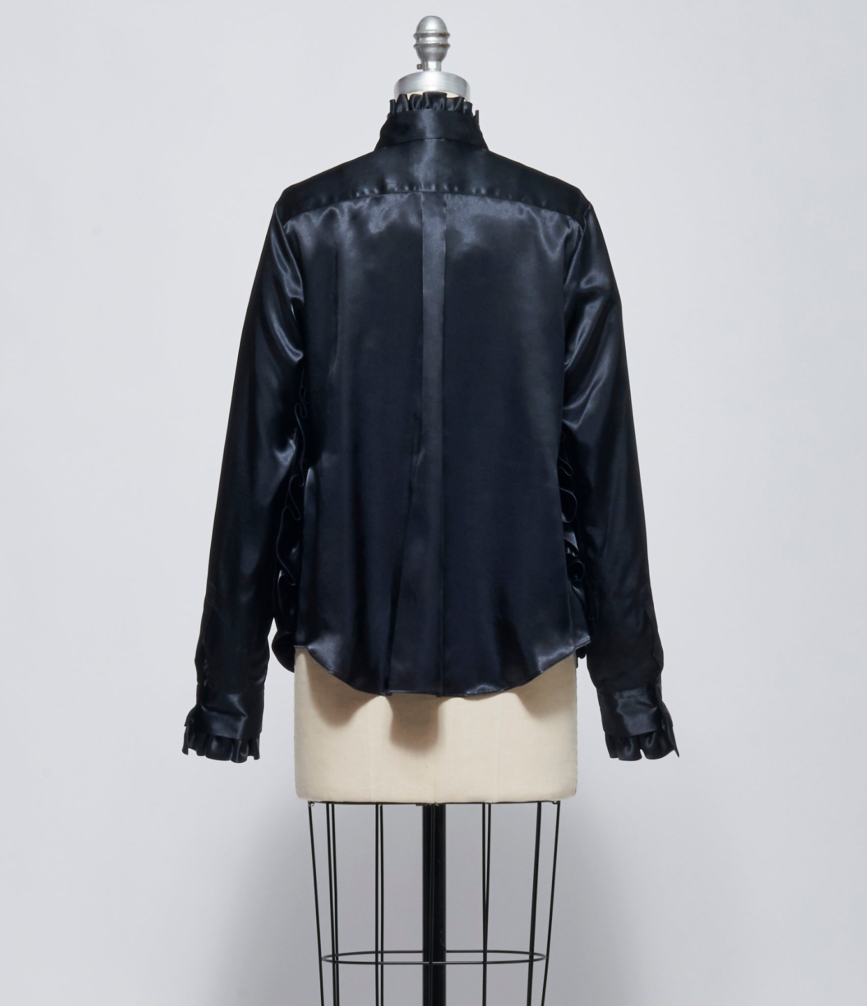 FW26 Comme des Garçons Noir Kei Ninomiya Womens Black Ruffle-Trim Satin Blouse