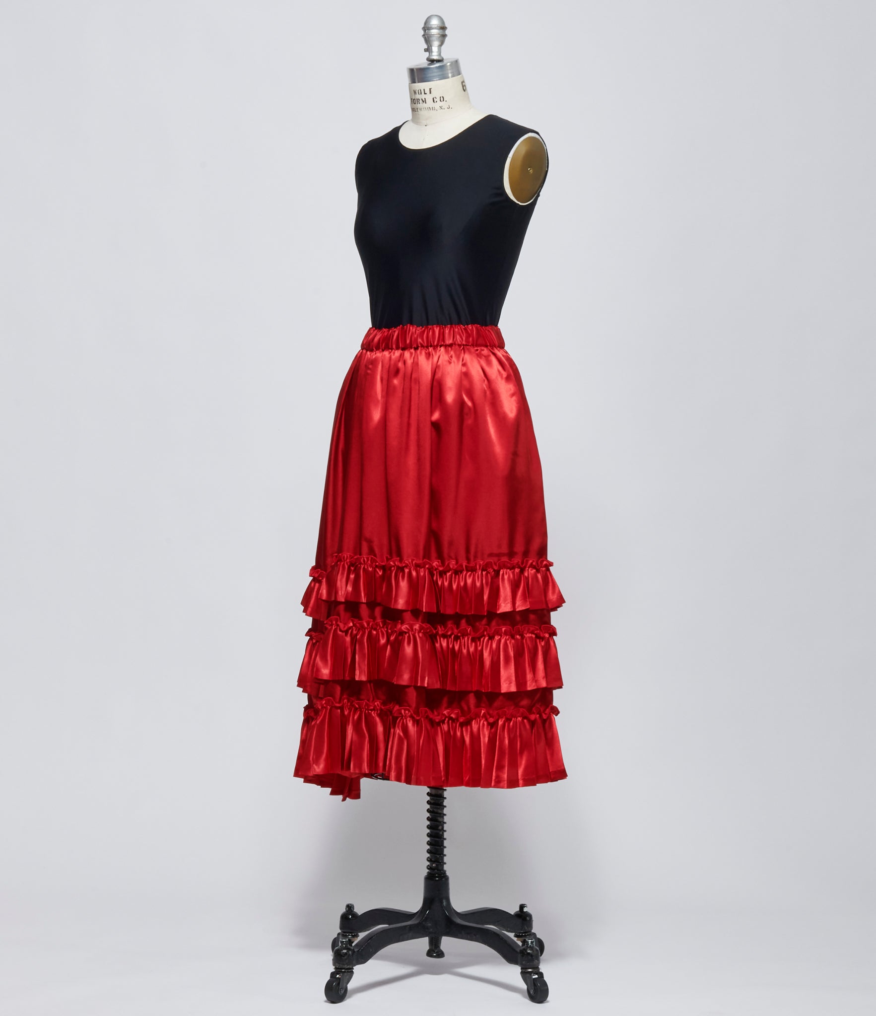 FW26 Comme des Garçons Noir Kei Ninomiya Womens Red Satin Ruffle-Trim Midi Skirt