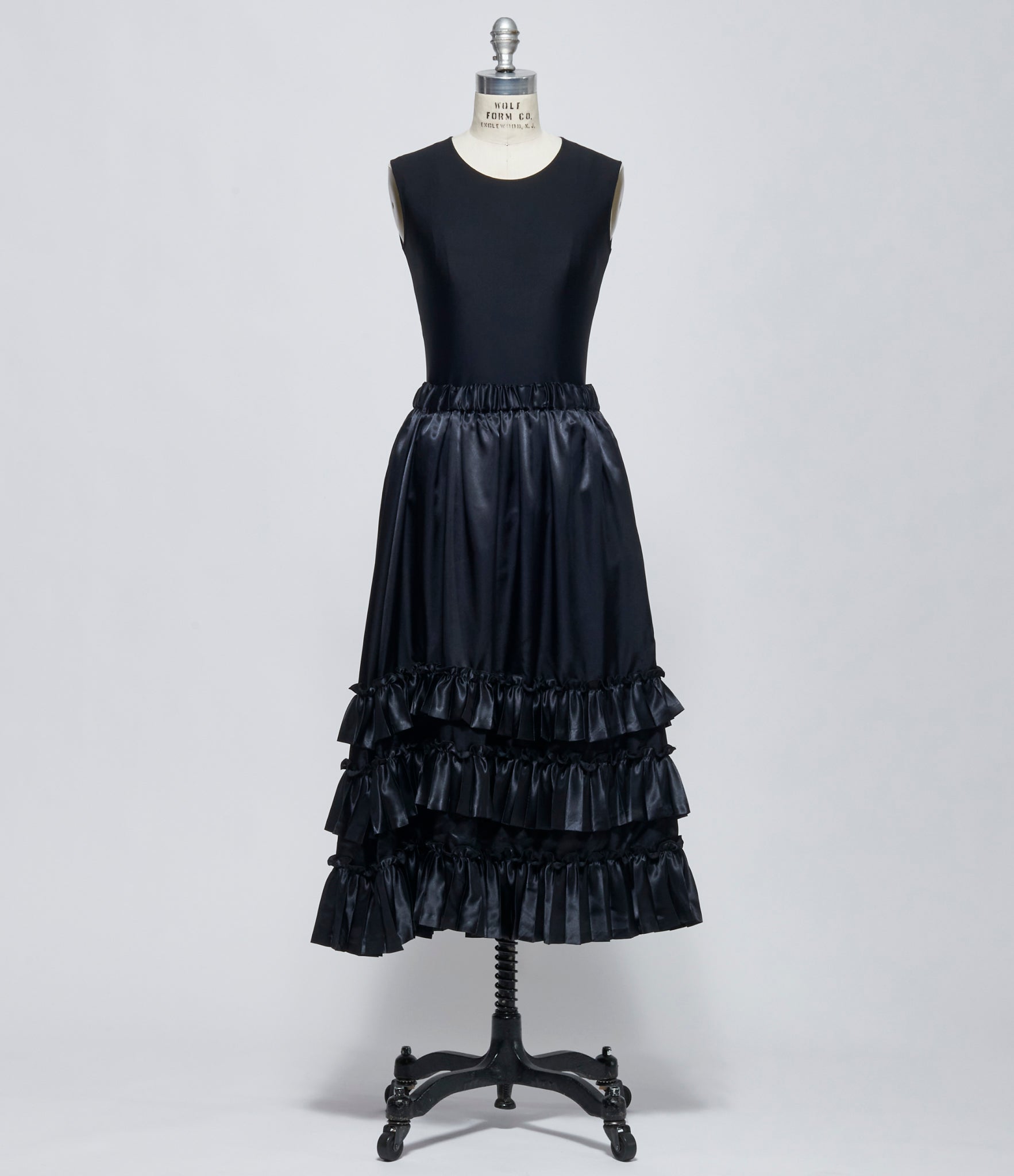FW26 Comme des Garçons Noir Kei Ninomiya Womens Black Satin Ruffle-Trim Midi Skirt