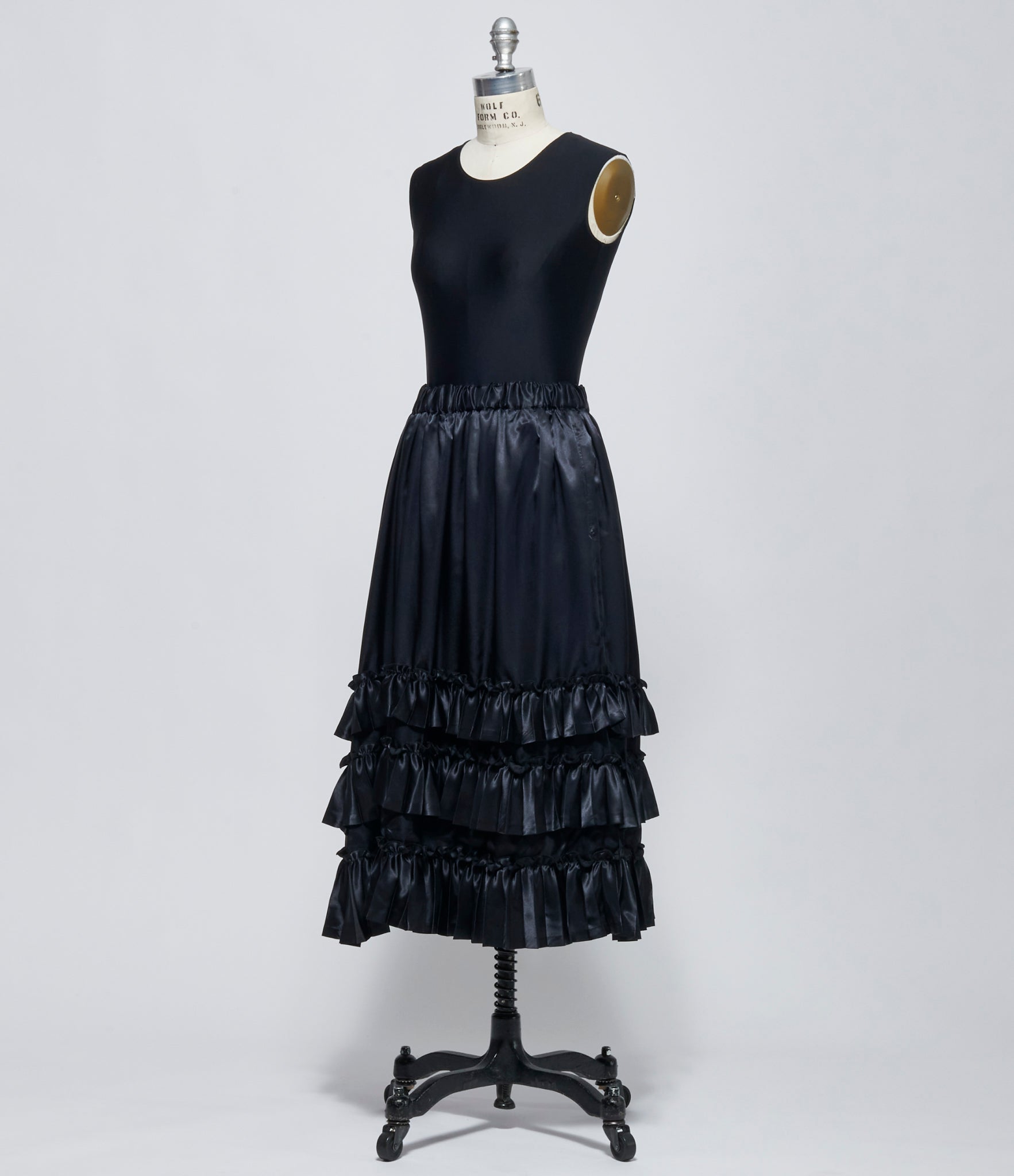 FW26 Comme des Garçons Noir Kei Ninomiya Womens Black Satin Ruffle-Trim Midi Skirt