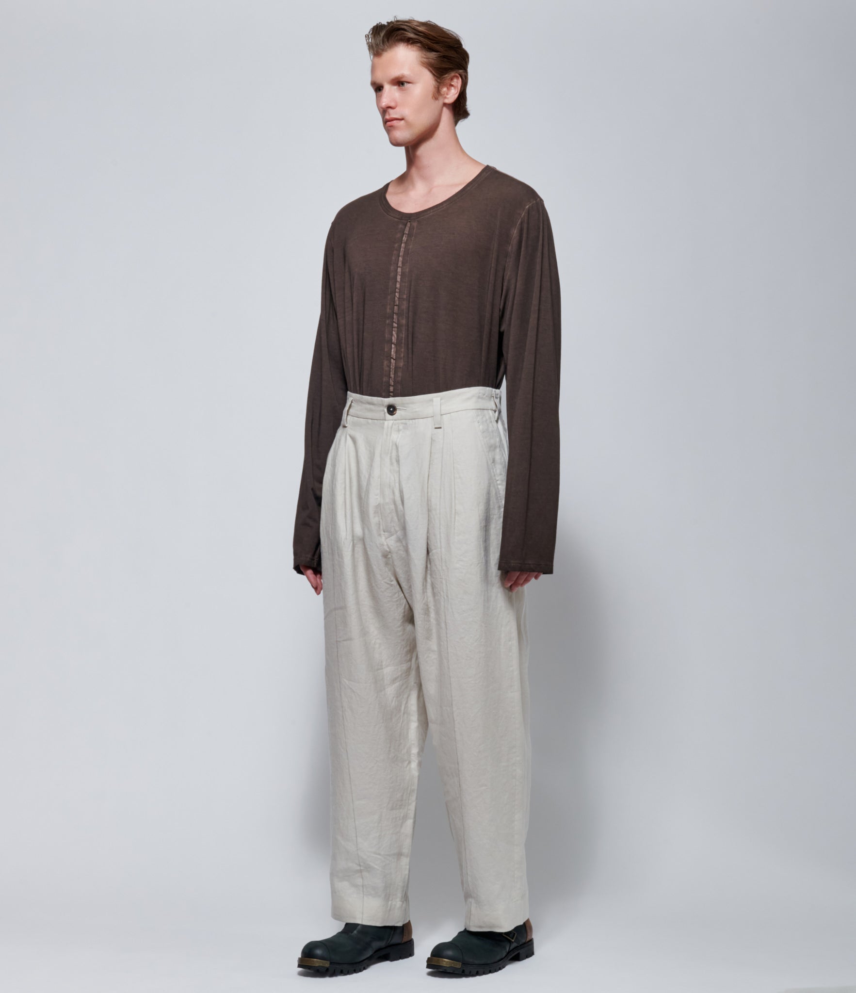Ziggy Chen Mens Pleated Trousers in Ivory