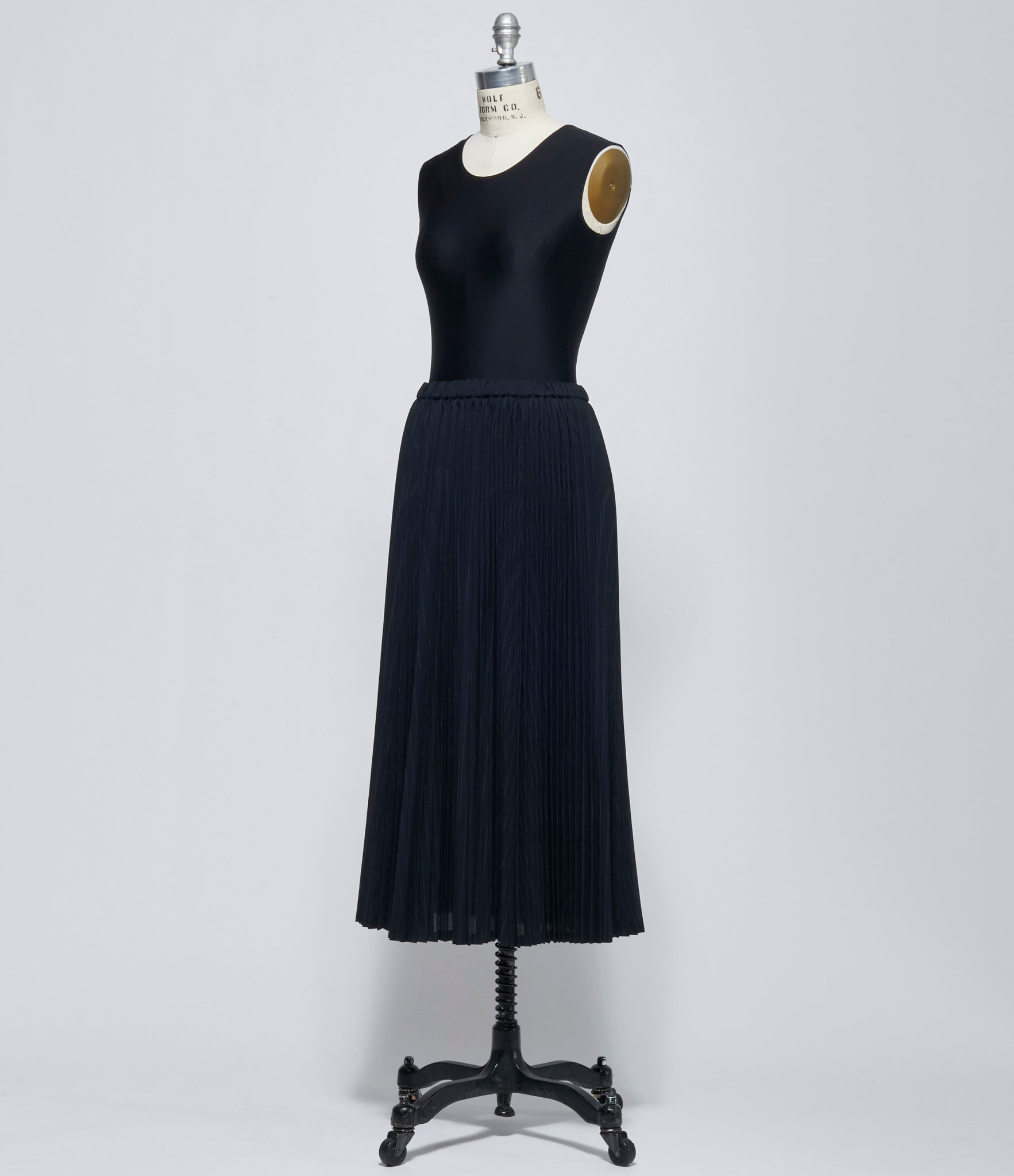 FW26 Junya Watanabe Womens Black Pleated Pin-Stripe Skirt