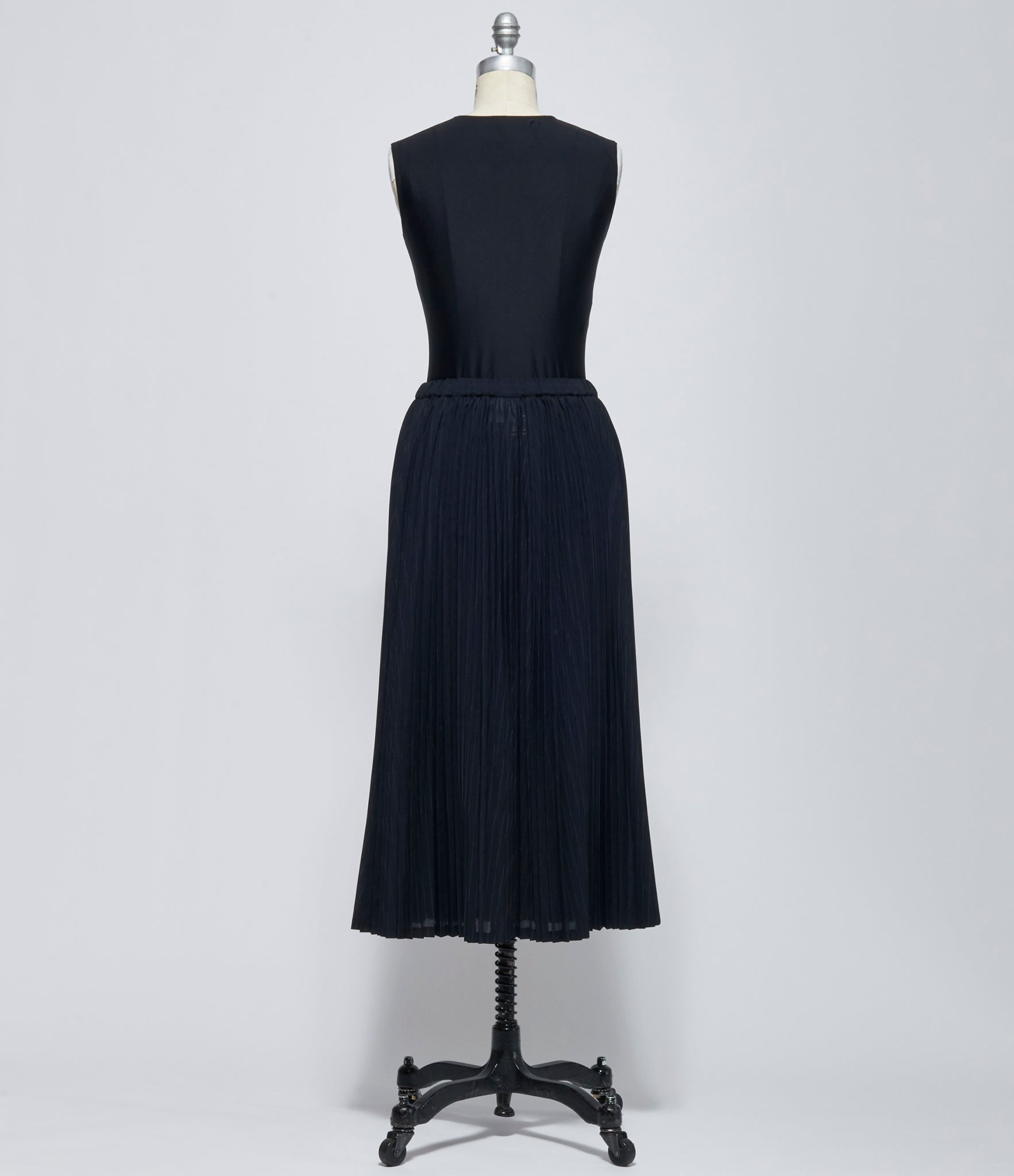 FW26 Junya Watanabe Womens Black Pleated Pin-Stripe Skirt