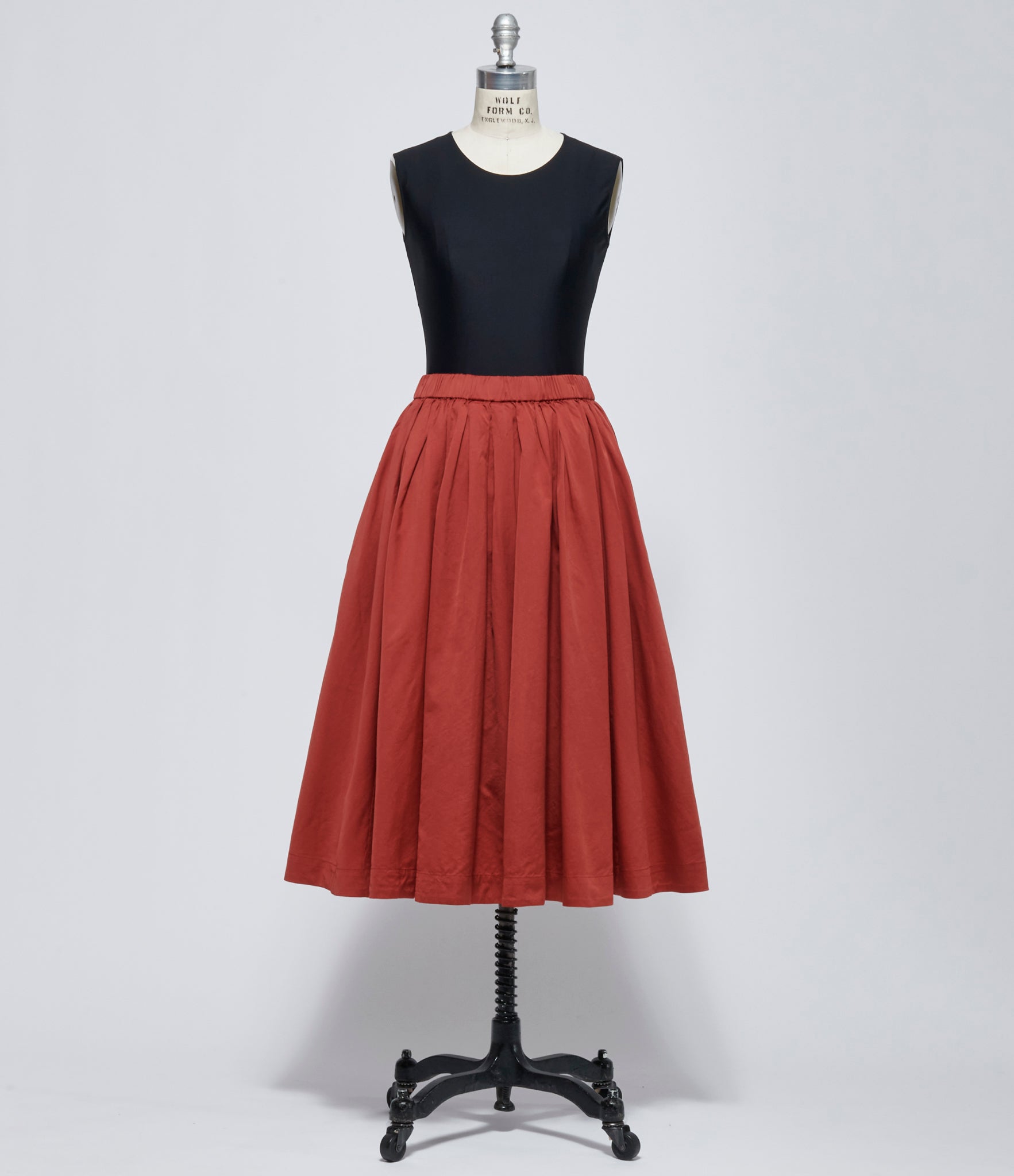 FW26 Casey Casey Womens BB Pleat Skirt Brick