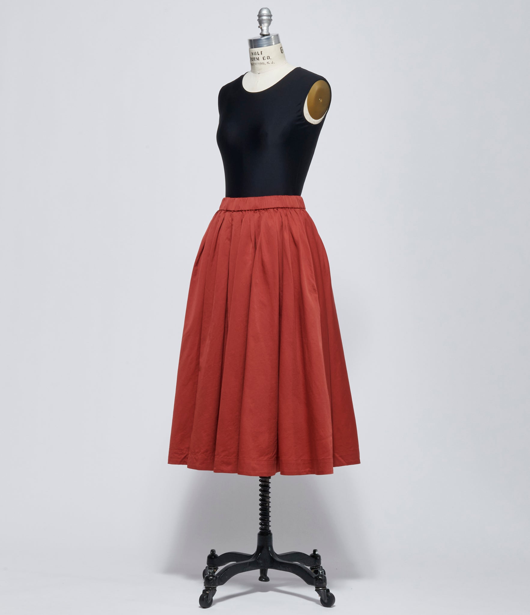 FW26 Casey Casey Womens BB Pleat Skirt Brick