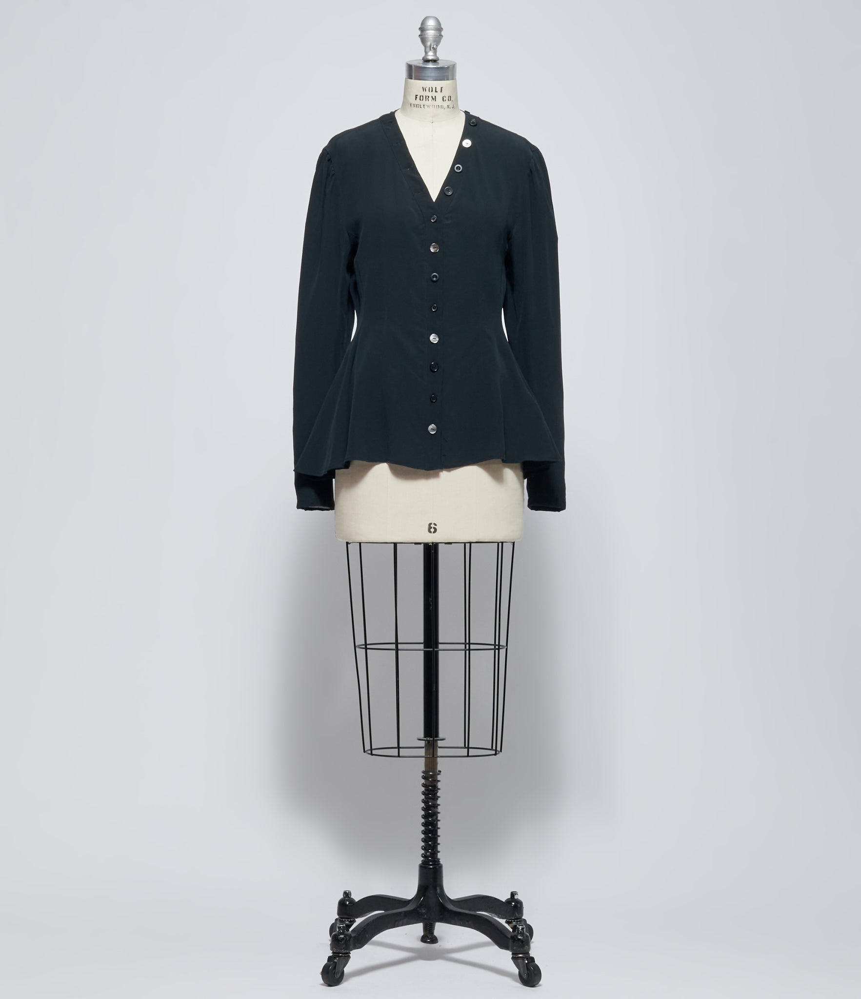 A Tentative Atelier Women's Black Anna Sophia Gathers Flare Curve Shirt